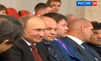 Путин посмотрел на пластичных сумоистов